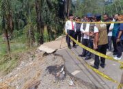 Cari Tinjau Jalan Terdampak Bencana di Talu, Mahyeldi Menilai Pengalihan Jalur yang Lebih Aman